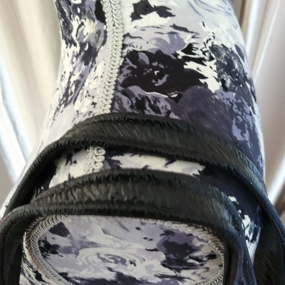 Coach purse black with dust bag 😍 - Picture 3 of 9